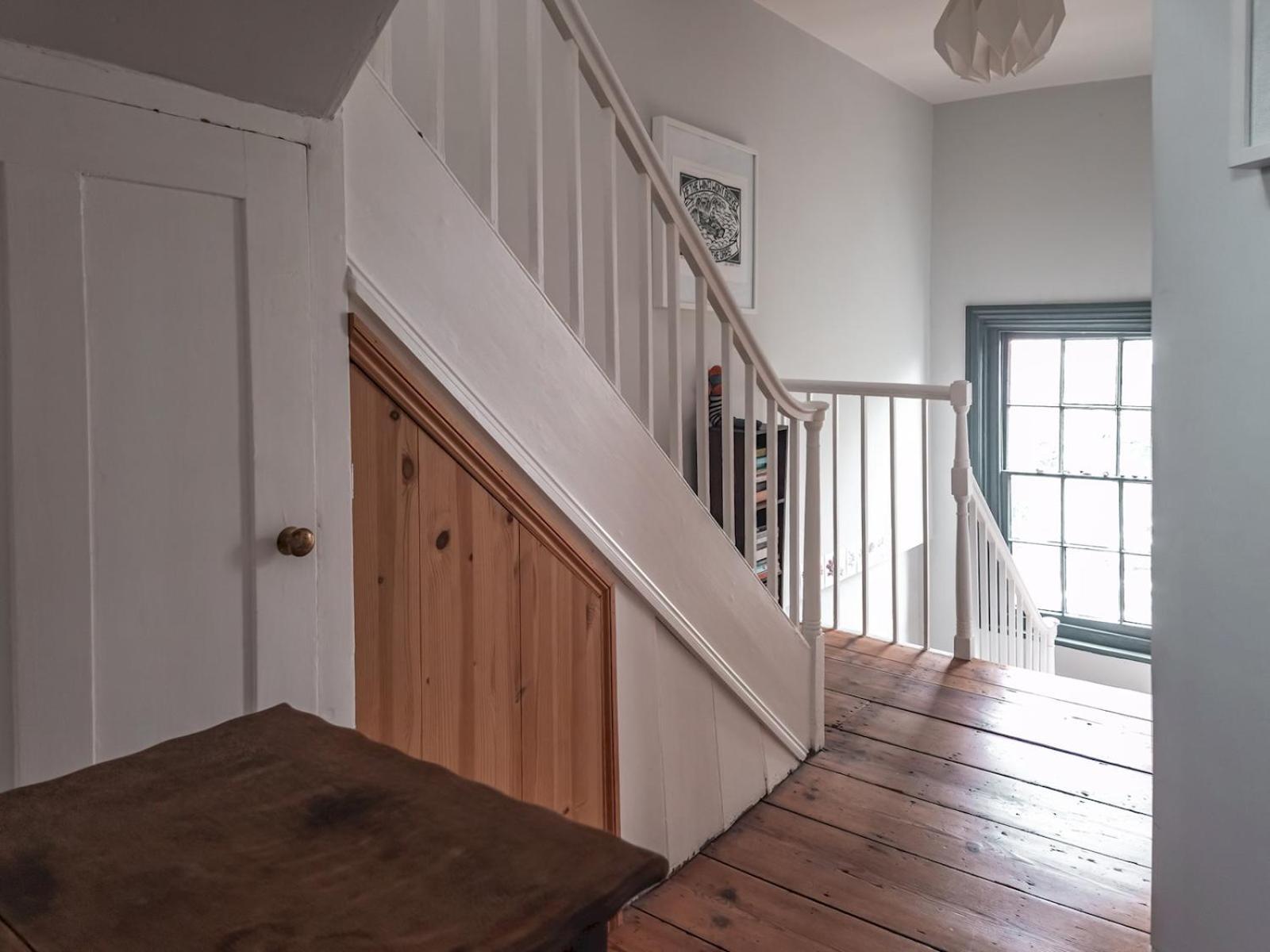 Delightful Spacious In Old Town Balcony Pass The Keys *