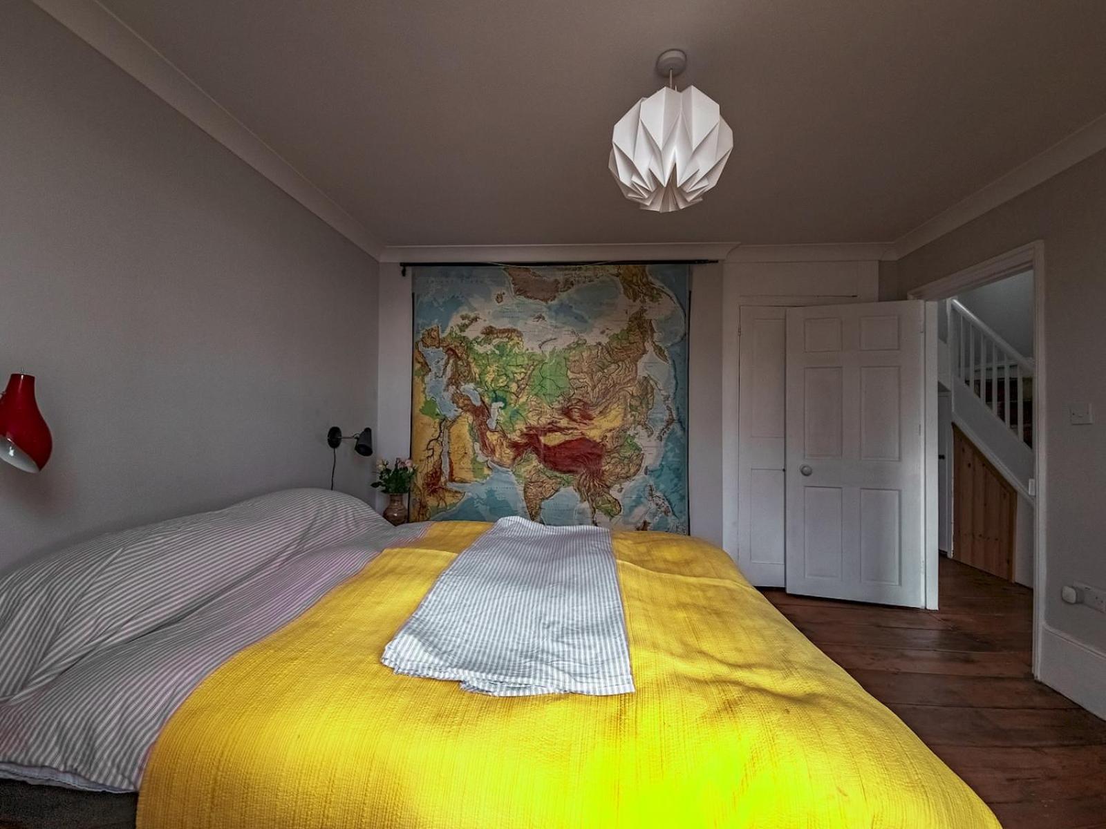 Delightful Spacious In Old Town Balcony Pass The Keys Apartment Margate