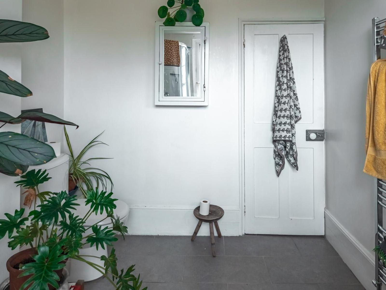 Apartment Delightful Spacious In Old Town Balcony Pass The Keys Margate