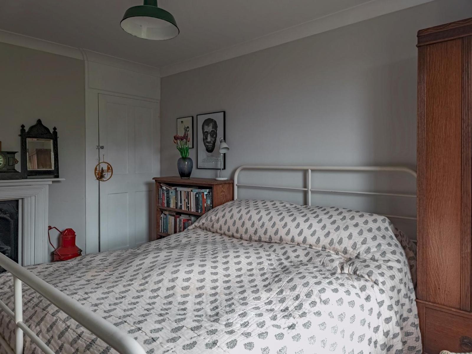 Apartment Delightful Spacious In Old Town Balcony Pass The Keys