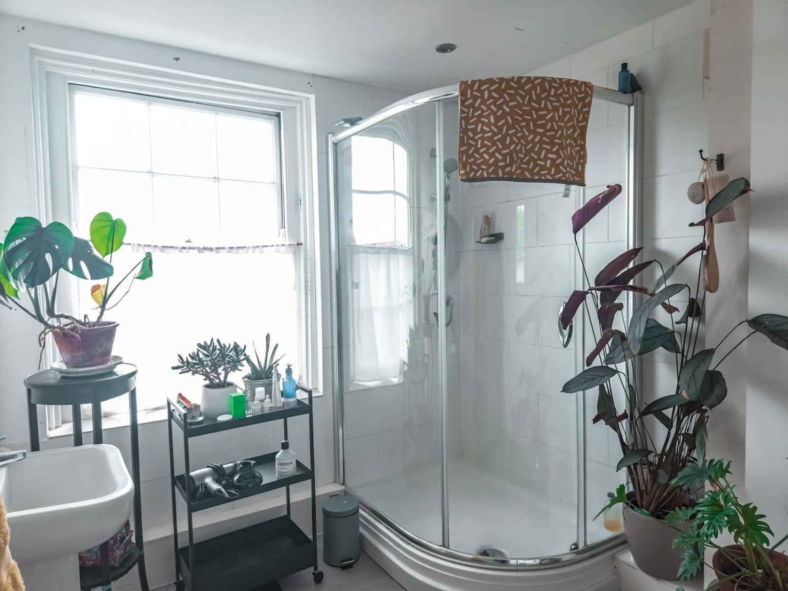 Delightful Spacious In Old Town Balcony Pass The Keys Apartment