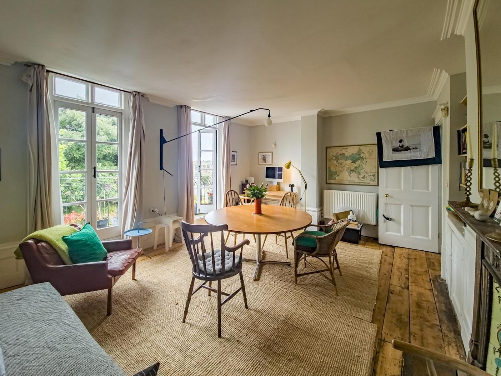 Apartment Delightful Spacious In Old Town Balcony Pass The Keys Margate