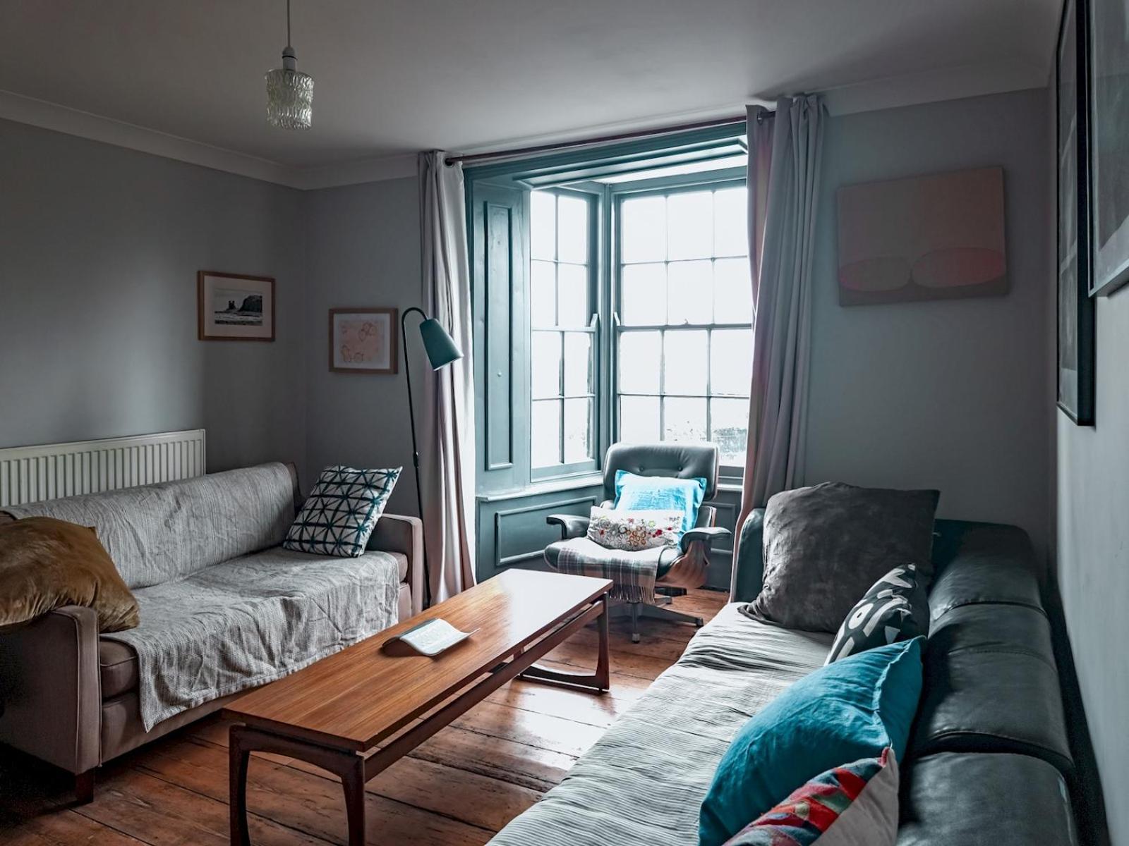 Delightful Spacious In Old Town Balcony Pass The Keys Apartment