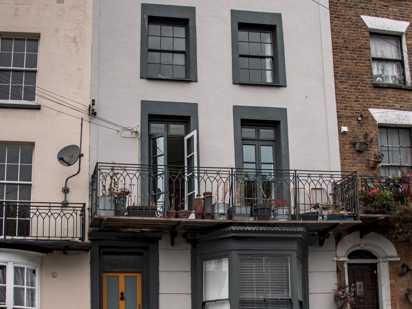 Apartment Delightful Spacious In Old Town Balcony Pass The Keys Margate