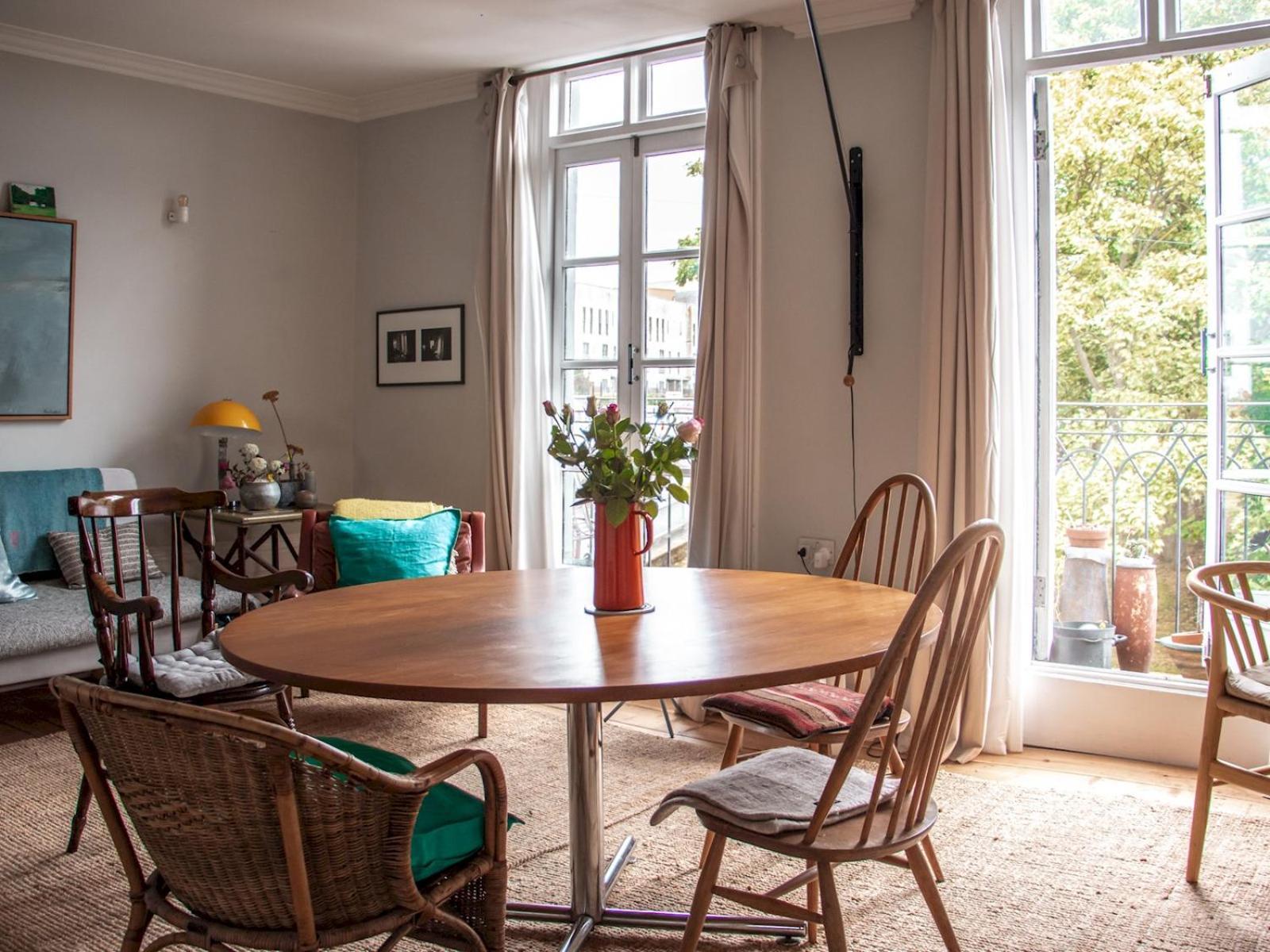 Delightful Spacious In Old Town Balcony Pass The Keys Apartment Margate